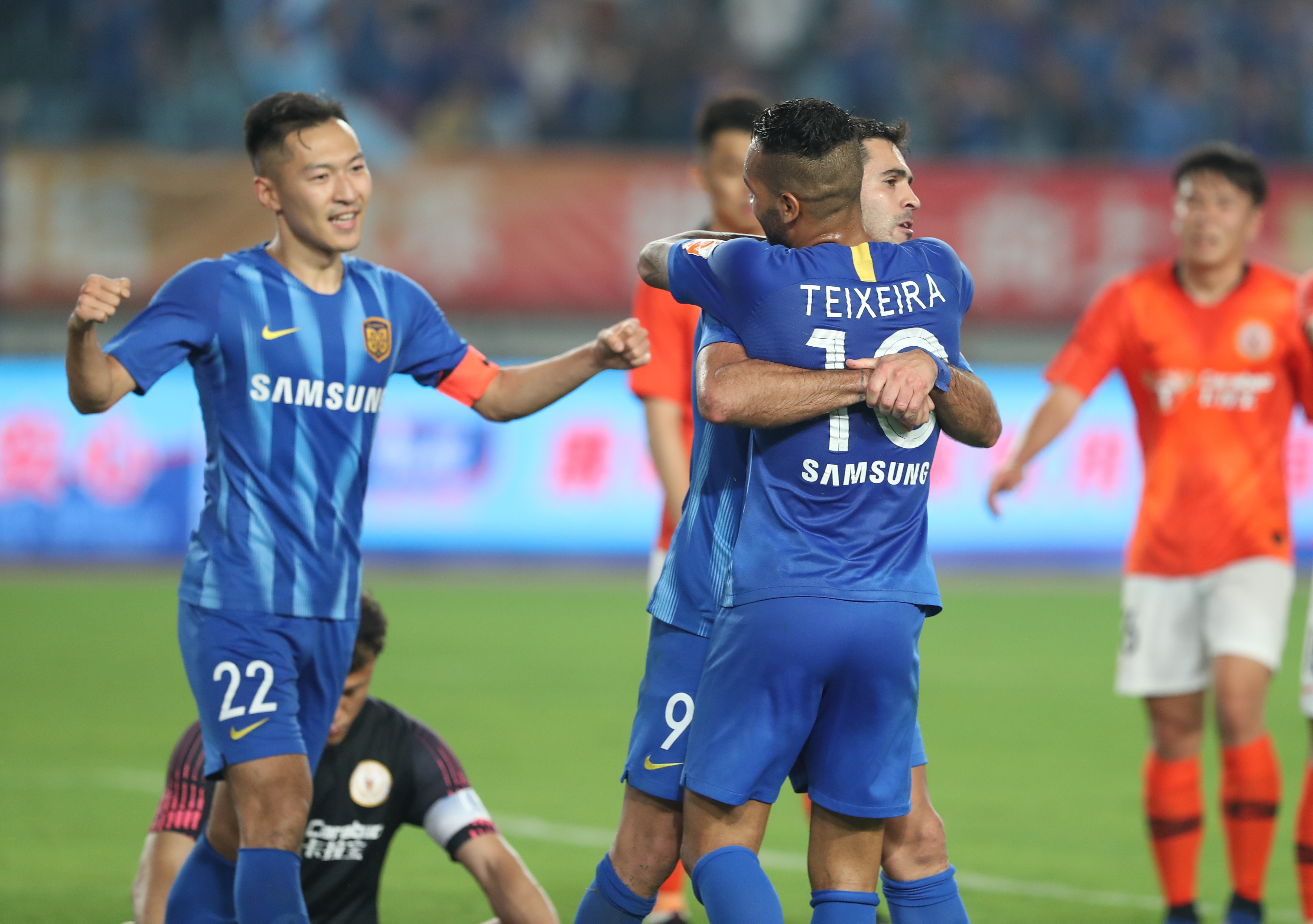 边路更侧重 边路更侧重